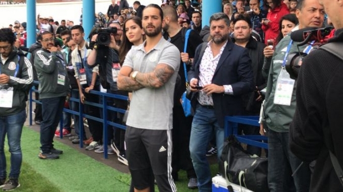 Vídeo: Maluma visitó a la Selección de México durante su primer entrenamiento en Rusia