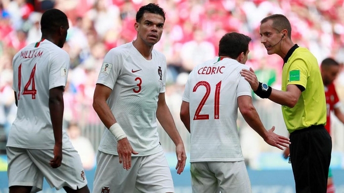 La FIFA negó que el árbitro Mark Geiger haya pedido la camiseta de Cristiano durante el partido de Portugal y Marruecos