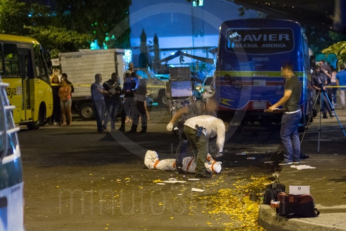 FOTOS: Un joven fue asesinado a tiros en el barrio Santa Rosa de Lima 10 Muerto Santa Rosa de Lima Comuna 13 9