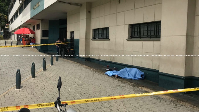 FOTOS: Un hombre murió a las afueras de las instalaciones de Policlínica 3 Muerto__Policlinica_1