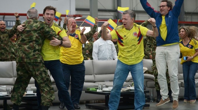 En fotos: Santos celebró la clasificación de Colombia a octavos en el Mundial 3 Santos celebra triunfo Colombia 1