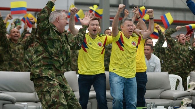En fotos: Santos celebró la clasificación de Colombia a octavos en el Mundial 1 Santos celebra triunfo Colombia 3