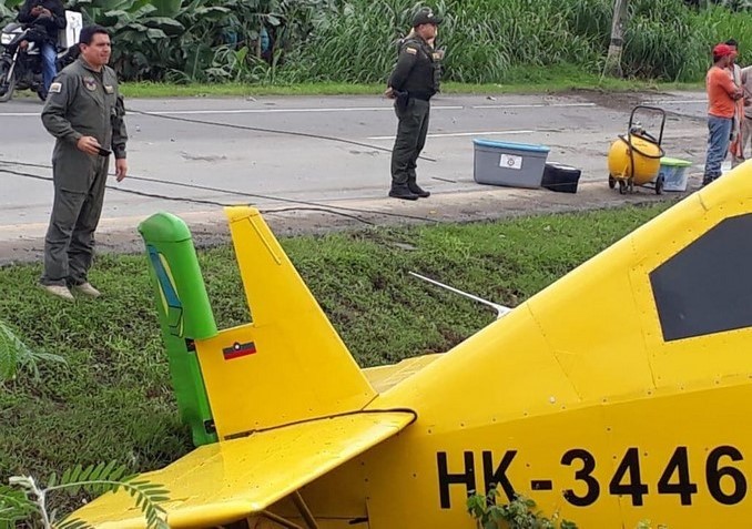 Avioneta de fumigación se accidentó al aterrizar de emergencia en la vía Carepa - Apartadó