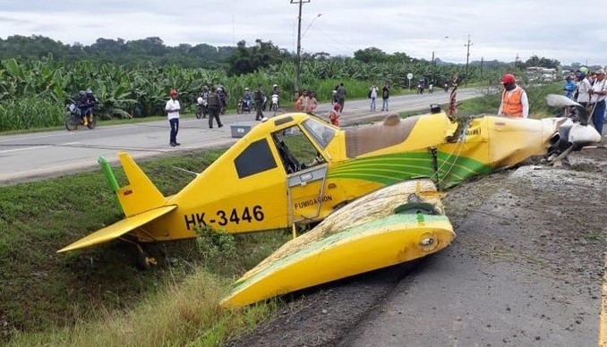 Avioneta de fumigación se accidentó al aterrizar de emergencia en la vía Carepa - Apartadó