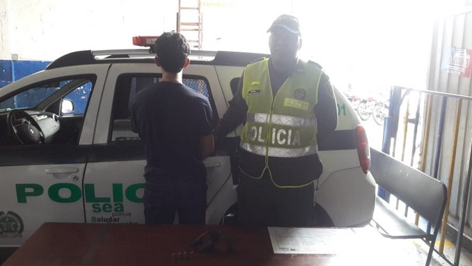 Con un revólver fue aprehendido un adolescente en la avenida Las Palmas 1 Con un revólver fue aprehendido un adolescente en el barrio Buenos Aires de Medellín