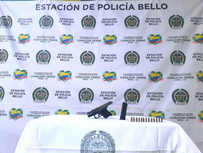 A menor de edad la Policía en Bello le incautó una pistola 3 A menor de edad la Policía en Bello le incautó una pistola