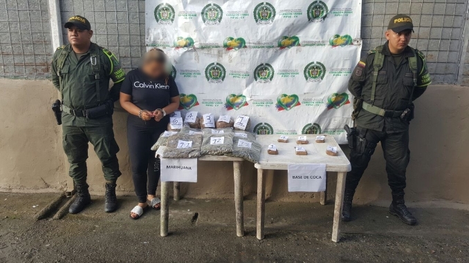 A 'Nataly' la sorprendieron con cocaína y marihuana. Viajaba con su hija menor de edad