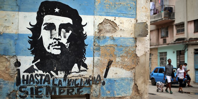 Vista de un grafiti con la imagen del Che Guevara en una calle de La Habana (Cuba). EFE/Archivo