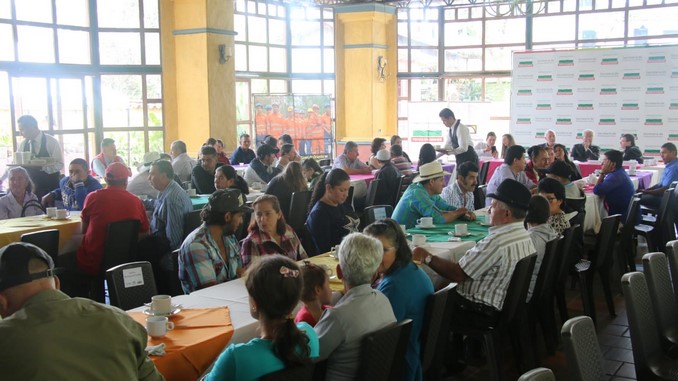 FOTOS Y AUDIO: En Rionegro se realizó el lanzamiento del esquema BanCO2 – Túnel de Oriente 4 Este martes se realizó el lanzamiento del esquema BanCO2 – Túnel de Oriente