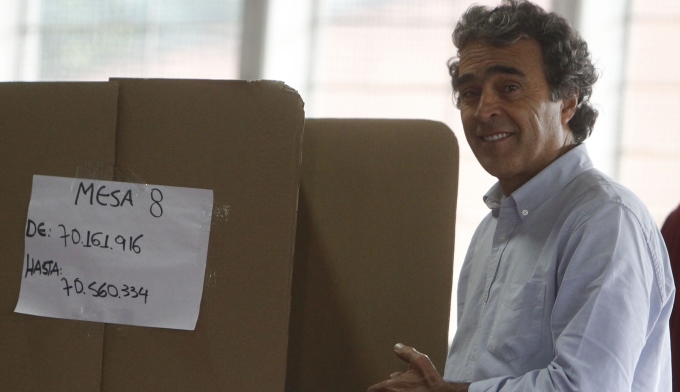 Jueces o testigos, el “centro colombiano” debate su rol en la segunda vuelta