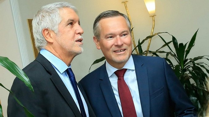 Bogotá y Francia rindieron homenaje a víctimas del atentado de Andino con beca de voluntariado