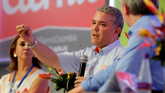 Duque confirma reunión con Santos el jueves y dice que tratarán “chicharrones