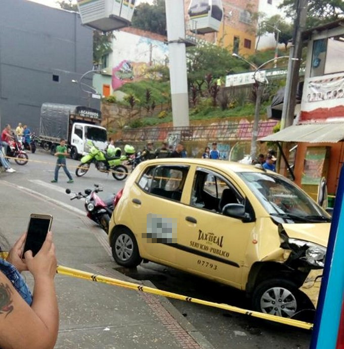 EN FOTOS Y VIDEO: Se iba a robar un taxi en Andalucía, terminó en un accidente y capturado 6 ladron de taxi 1