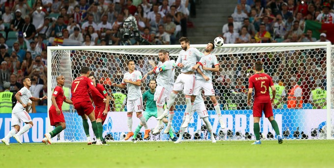 3-3. Un excelso Cristiano Ronaldo frustra a España