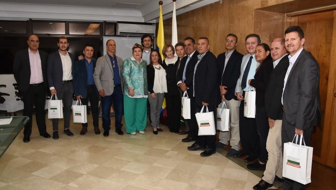 Según el gobernador Luis Pérez, sigue en firme la construcción del nuevo hospital para Caldas