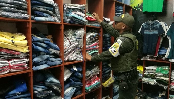 FOTOS: En el sector El Hueco y en Itagüí decomisaron más de $90 millones en mercancía de contrabando 1 Contrabando Medellín