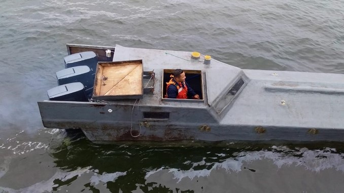 Incautaron más de dos toneladas de cocaína en un semisumergible que navegaba por aguas del Pacífico