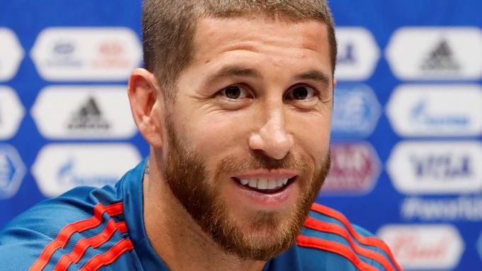Ramos bromea diciendo que españoles le deben poner sonrisa al Mundial que ahora parece un funeral