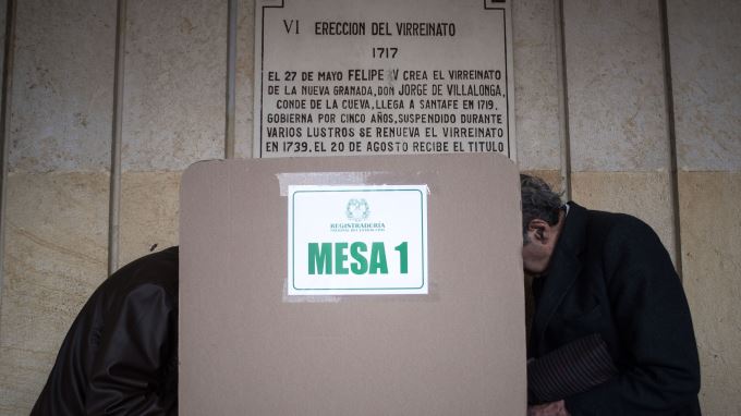 En Colombia al menos 8 candidatos a comicios regionales son financiados por carteles mexicanos