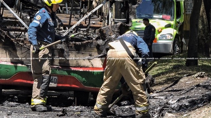 FOTOS y VIDEOS: Tres hombres serían los responsables de incendiar el bus en Calansanz 8 Bus_quemado_13.jpg