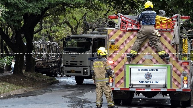 FOTOS y VIDEOS: Tres hombres serían los responsables de incendiar el bus en Calansanz 4 Bus_quemado_3.jpg