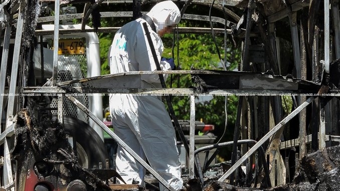 FOTOS y VIDEOS: Tres hombres serían los responsables de incendiar el bus en Calansanz 14 Bus_quemado_7.jpg