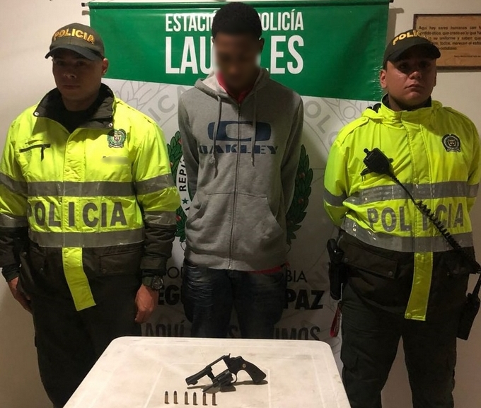 Capturado en flagrancia al intentar hurtar con arma de fuego a una ciudadana en Laureles 4 Capturado robo laureles