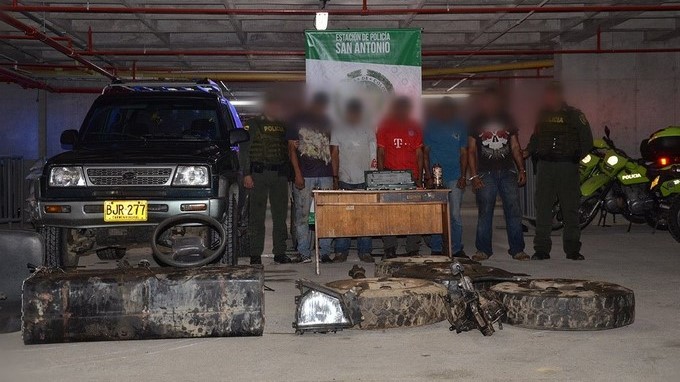 6 capturados en San Antonio de Prado con autopartes de un vehículo robado 1 Capturados en San Antonio de Prado