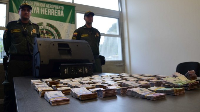 En el interior de un parlante encontraron más de 260 millones de pesos en efectivo 7 DINERO ENCONTRADO EN BAFLE 5
