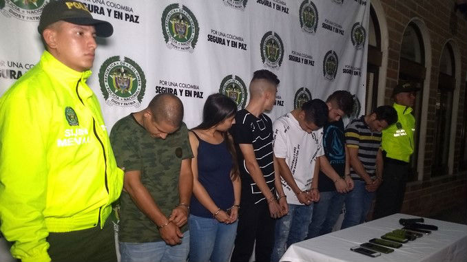 FOTOS: Capturados cuando mediante engaño extorsionaban a un ciudadano español 2 Extorsionistas_1