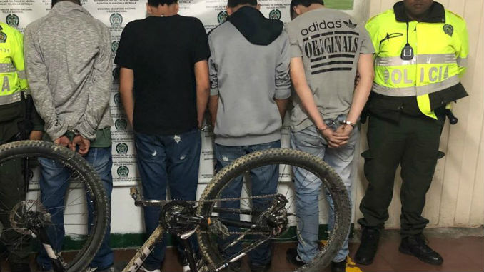 Cuatro señalados ladrones fueron capturados en La Estrella 1 Ladrones_Bicicleta