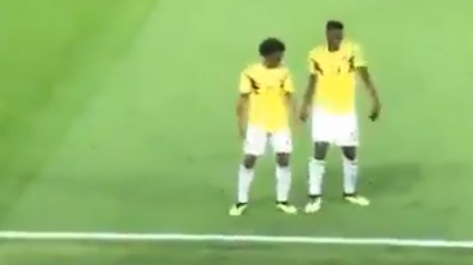EN VIDEO: Con “caballito” así fue el divertido baile de Cuadrado y Mina tras el gol