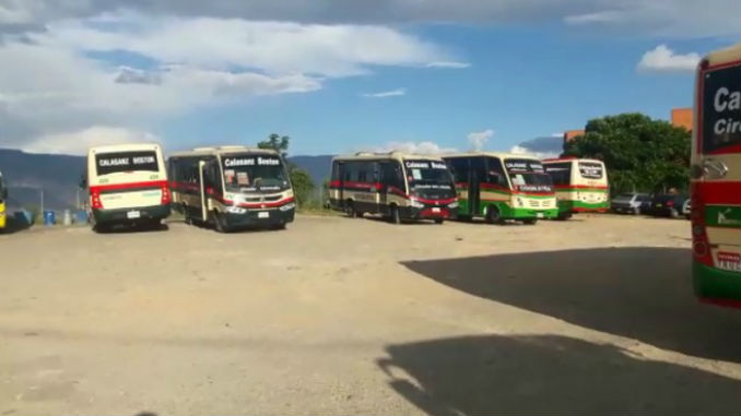 Rutas 300 y 301 de Coonatra se unieron al paro de buses