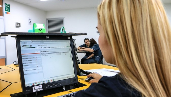 Hay 9.000 cupos disponibles para estudiar un programa tecnólogo virtual en el SENA