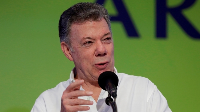Banco Vaticano dice que no tiene cuentas de Juan Manuel Santos