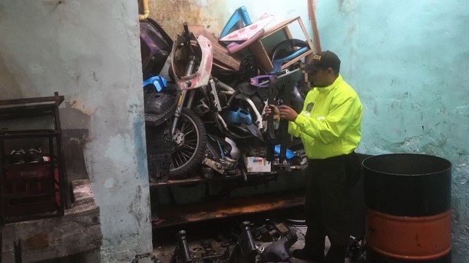 FOTOS: Talleres y almacenes de motos en Manrique fueron sellados por las autoridades 7 Talleres y almacenes de motos sellados en Manrique 7