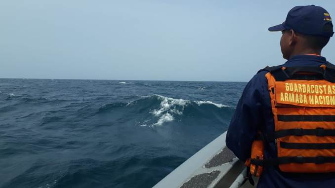 Rescataron a 18 personas que estaban a la deriva en Santa Marta