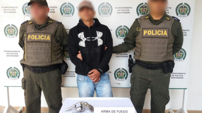 Aunque gozaba de casa por cárcel en Santander, alias 'Cepillo' atracaba a sus víctimas con un revólver