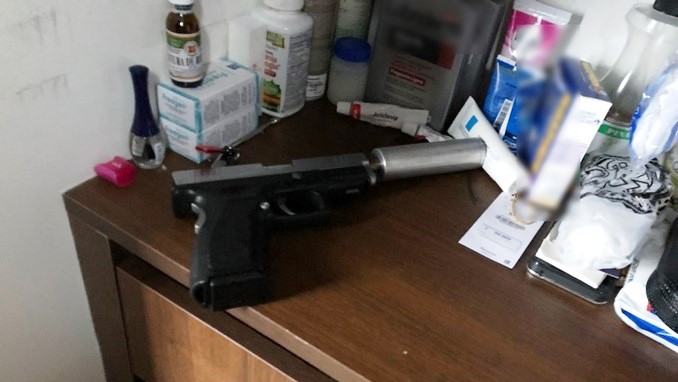 VIDEO: A prisión el hombre sorprendido con armas de fuego en su apartamento en El Poblado 3 A prisión el hombre sorprendido con armas de fuego en su apartamento en El Poblado