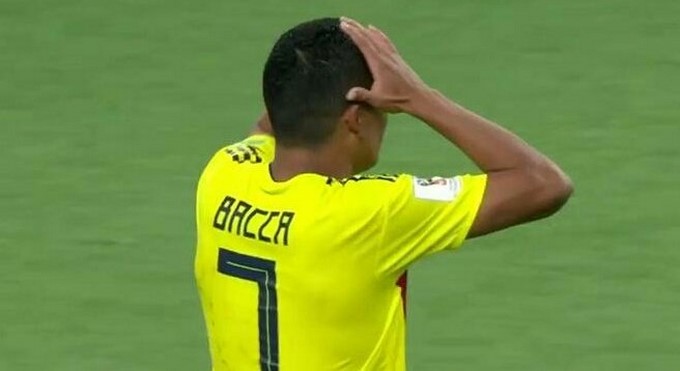 Una descarga de intolerancia recibe Carlos Bacca a esta hora en redes sociales