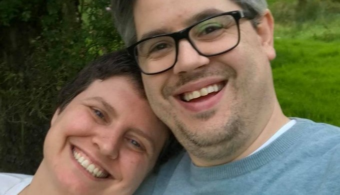 Lindsay y Howard Durdle/ Tomada de Facebook: Howard Durdle