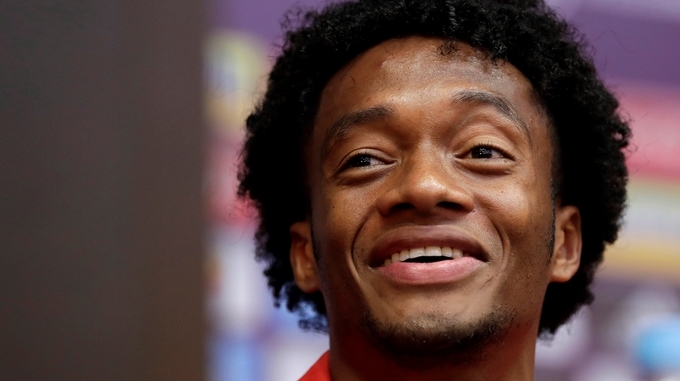 Cuadrado: "Te queda bien esa camisa" a Paulo Dybala 1 cuadrado 1