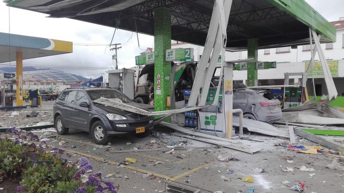 Varios heridos tras explosión en estación de gasolina en Chía, Cundinamarca