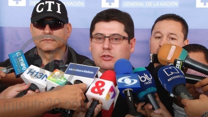 VIDEO: Por fraude capturaron a un funcionario y a un contratista de EPM 2 El director seccional de Fiscalías Medellín, Raúl González Flechas