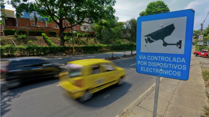 Propietarios de vehículos no son responsables por fotomultas a sus conductores: Procuraduría