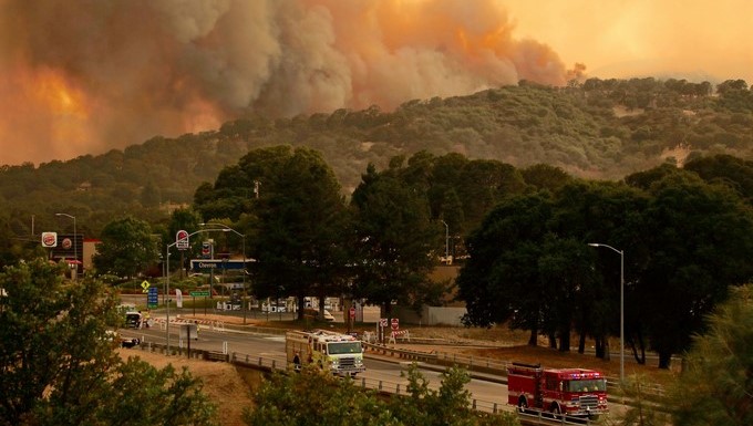 Los incendios en California dejan ocho muertos y arrasan 93.000 hectáreas