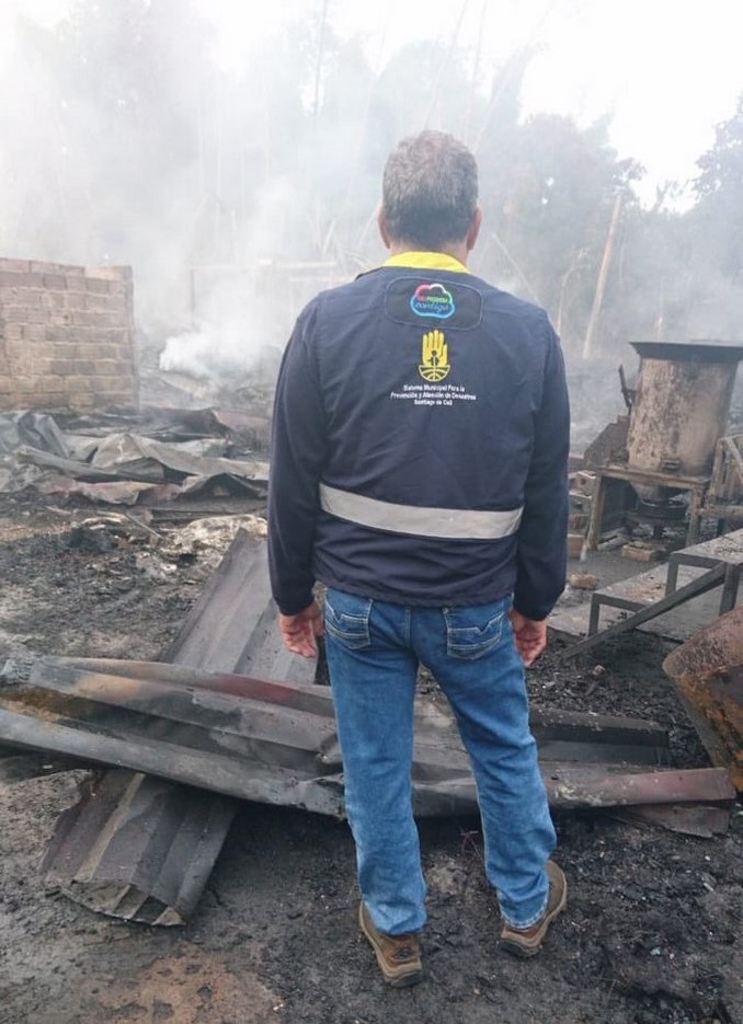 Incendio en bodegas de reciclaje de Cali dejó dos heridos