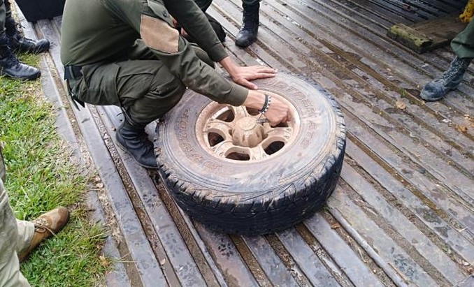 En llantas, así llevaban escondidos 89 kilos de base de coca en San José del Guaviare
