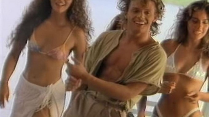 Luis Miguel y Claudia Heinze/ Tomada de Youtube: Warner Music México