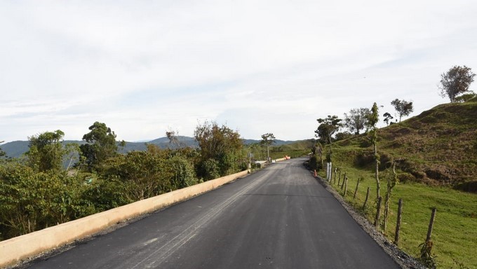 Son 64 mil millones para pavimentar la vía Anorí- Medellín